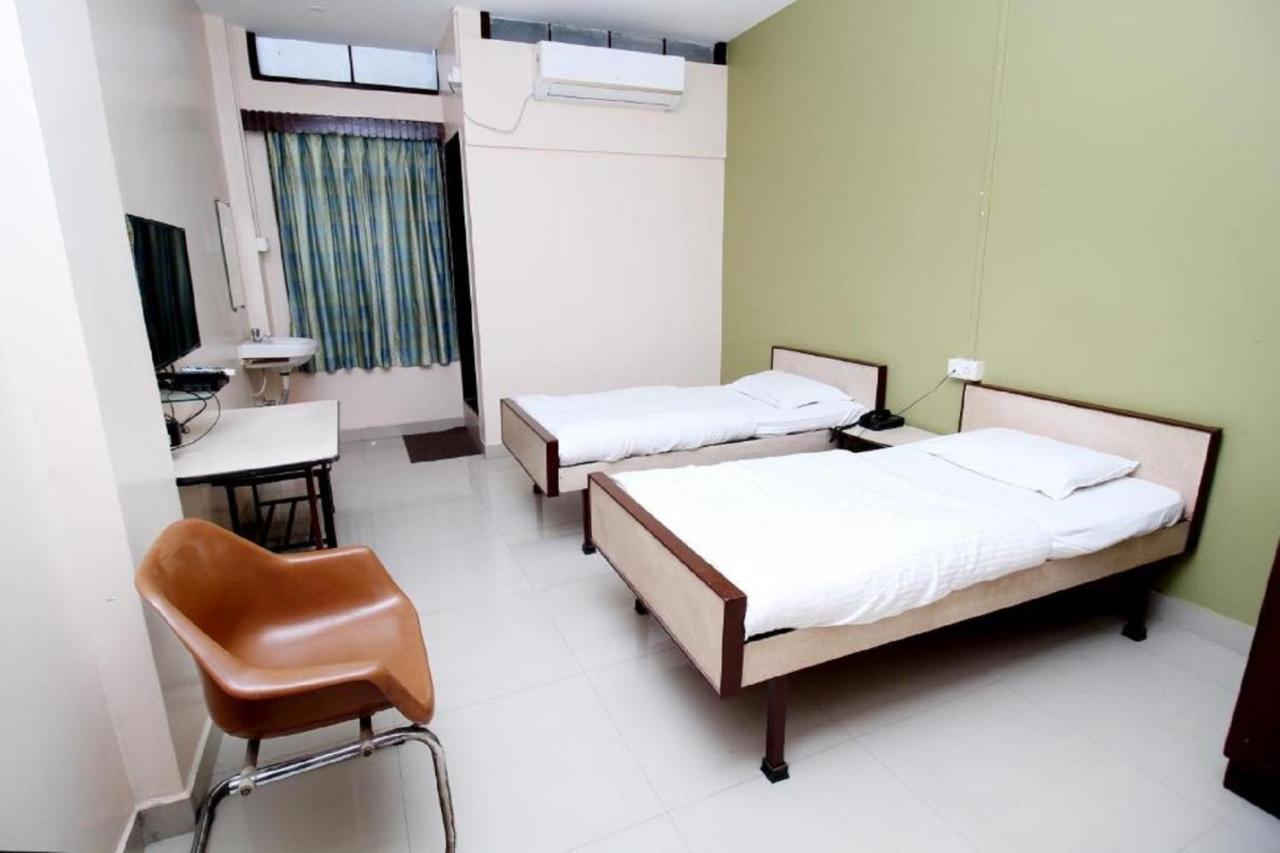 Hotel Gomatgiri アウランガーバード エクステリア 写真